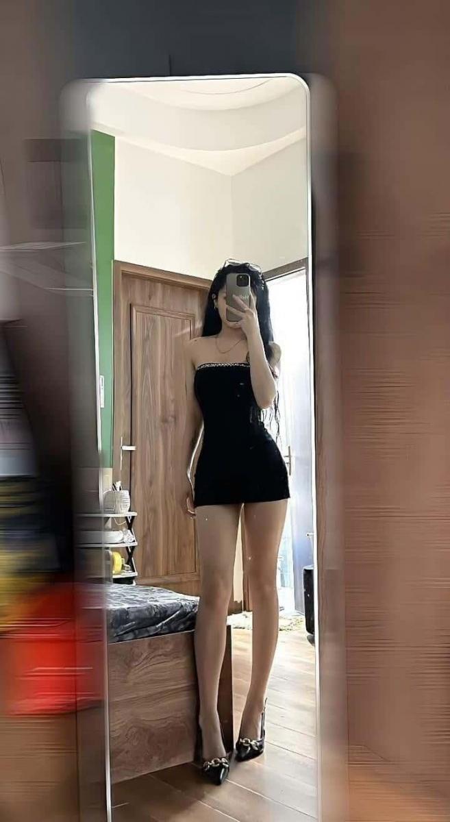 Gái xinh 4k lộ hàng, ngực to đùi gương thật lung