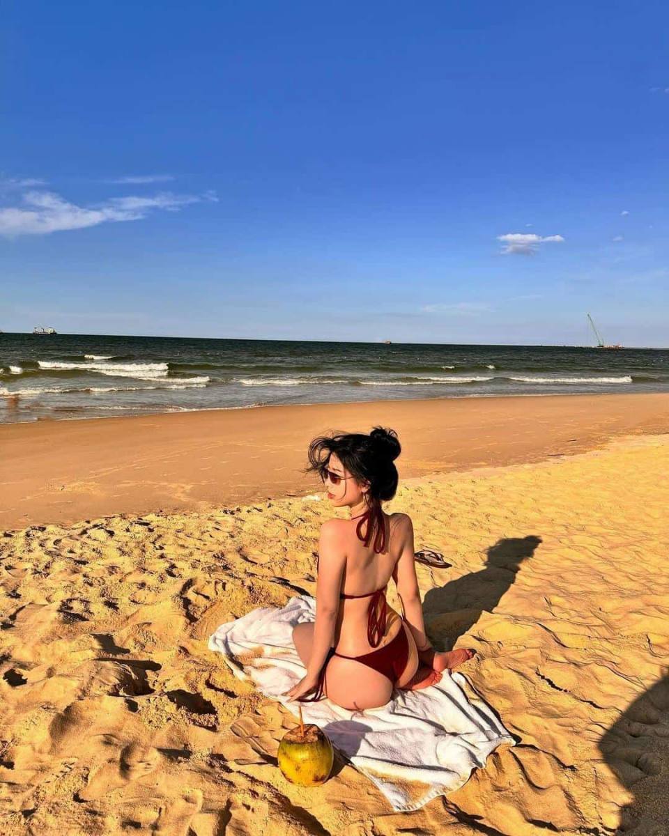 Ảnh gái xinh sexy bikini mùa hè