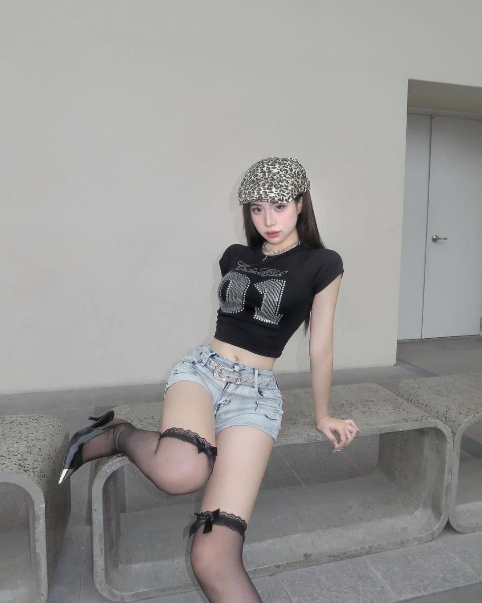 Gái Xinh Lớp 12 Đi Bơi Và Mặc Hở