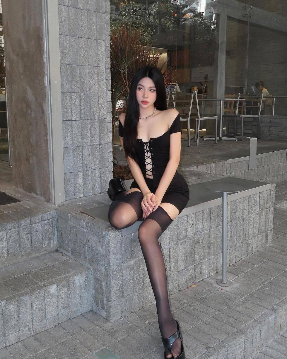Gái Xinh Khóc Trong Gái Xinh Mlem