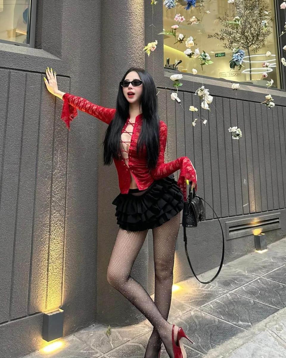 Gái Xinh Mặc Váy Ngủ