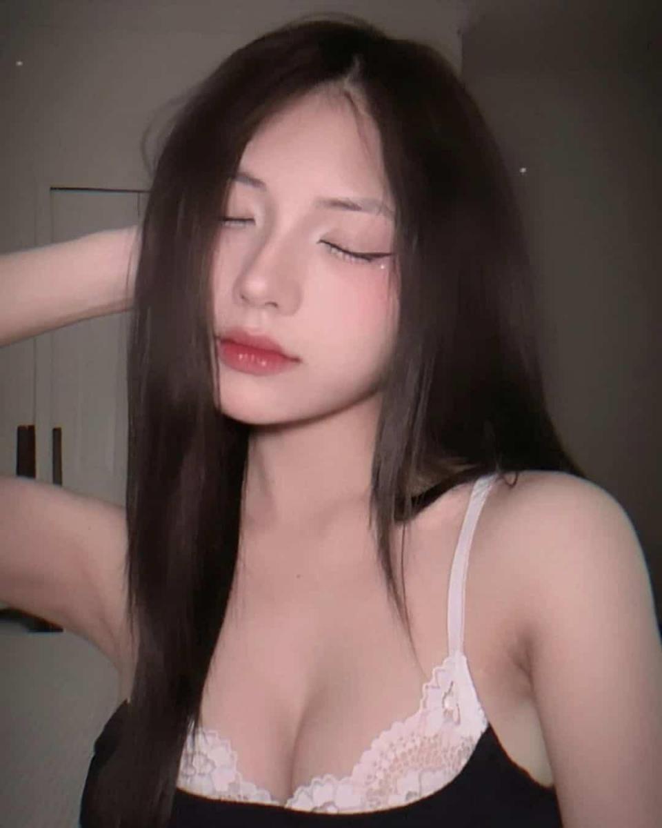 Ảnh đẹp gái xinh với ngực to và kiểu tóc sắc đẹp
