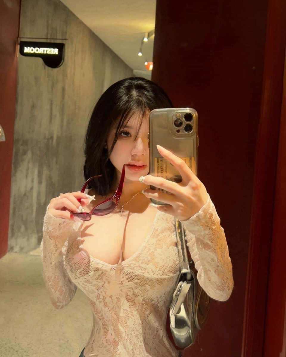 Ảnh gái xinh sexy trong bộ đồ lót mới