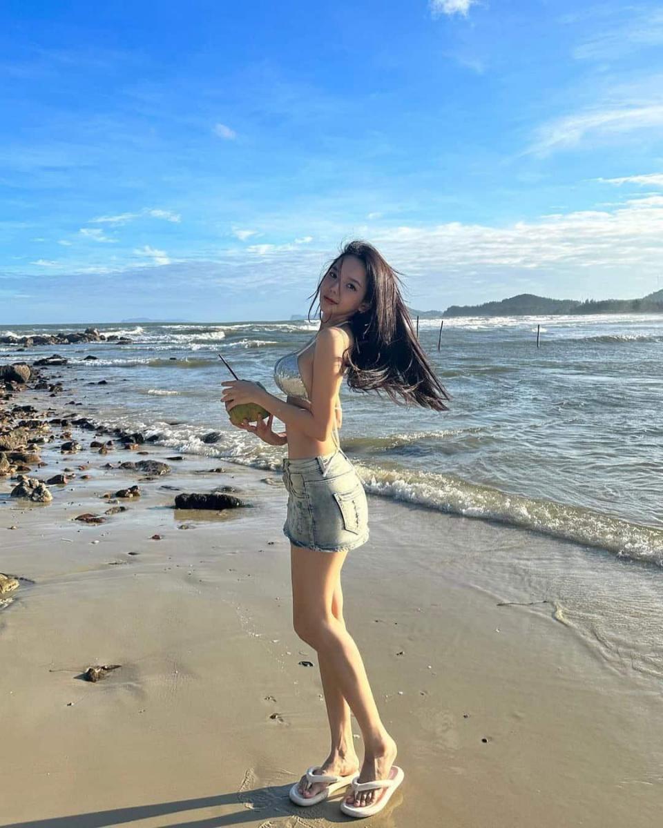 Gái Xinh Ngực To, Niềm Hạnh Phúc Sắc Đẹp Đùi Gái Xinh Việt Nam
