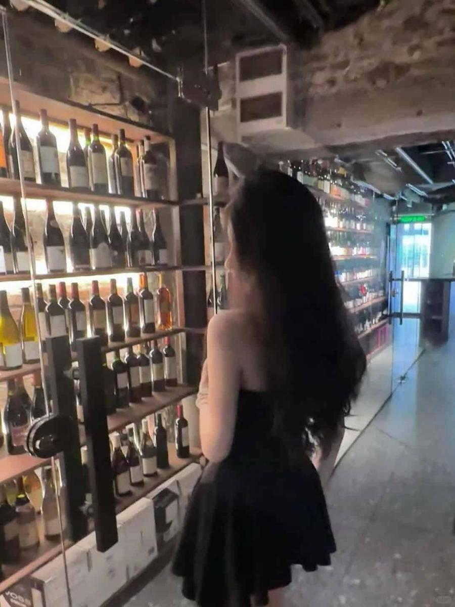 Gái xinh ko mặc quần áo trong đêm