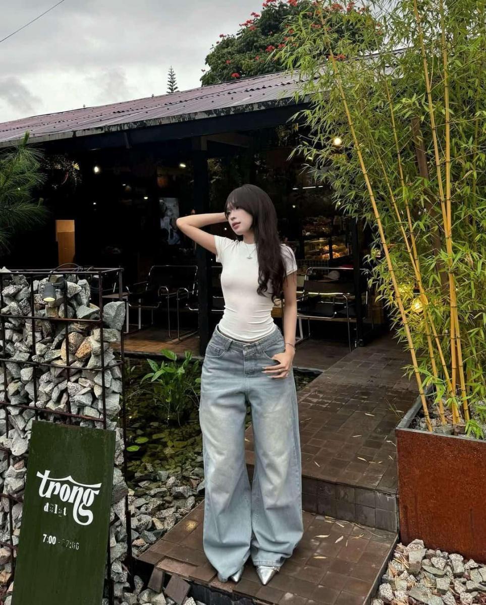 Ảnh gái xinh như thật trong bộ đồ ngắn