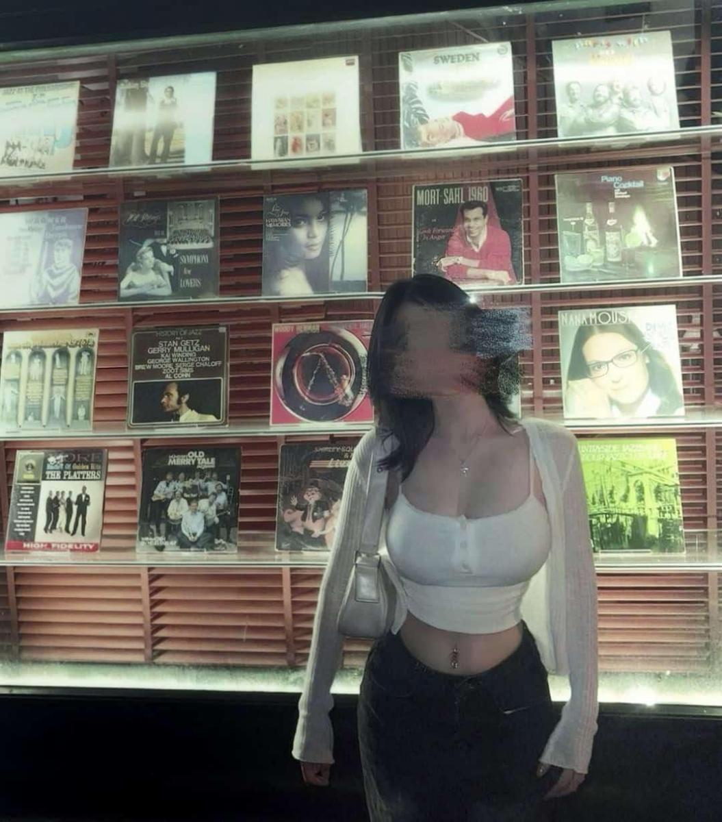 Gái Xinh Mu Cao Trong Áo Crop Top