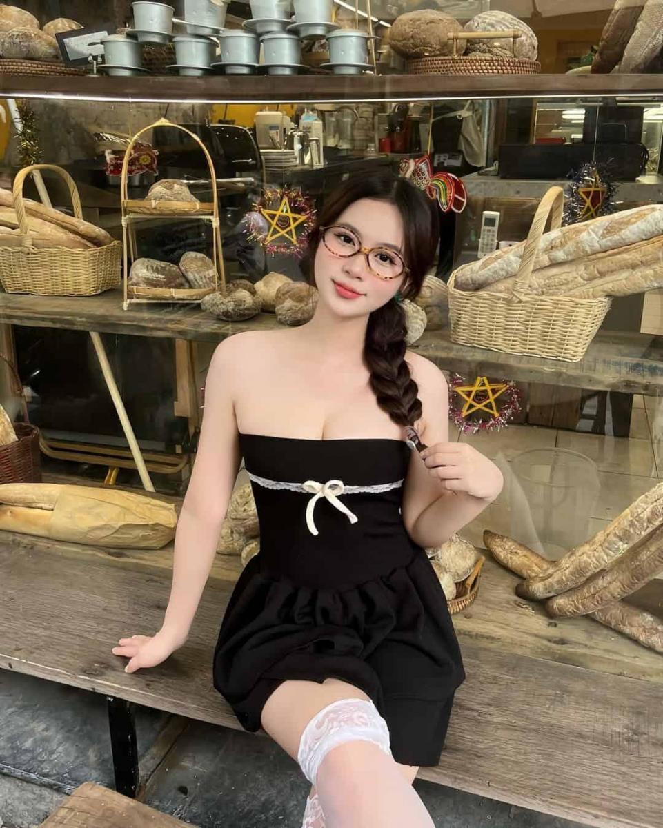 Gái xinh lớp 7 khoe vòng 1 đẹp nhất