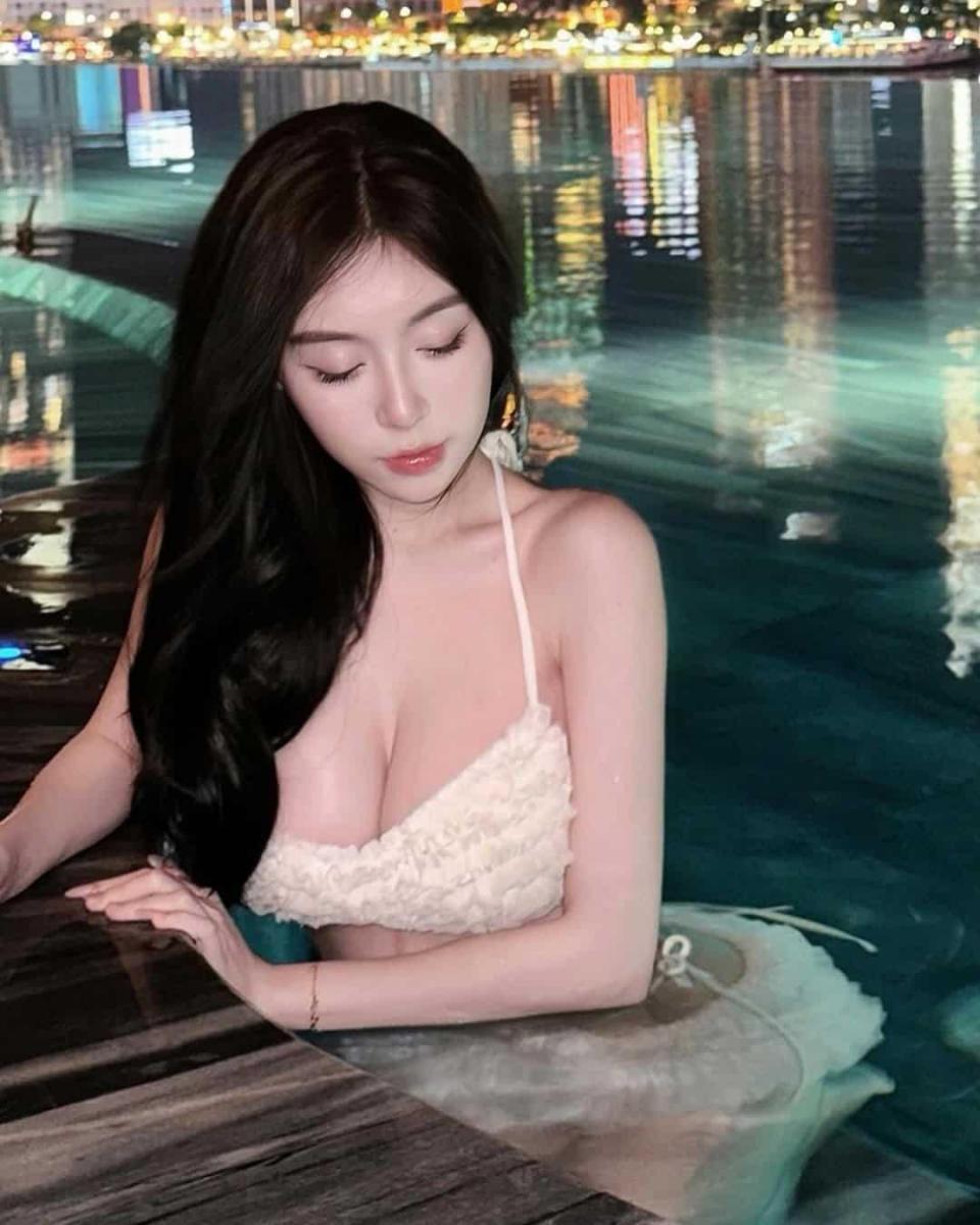 Gái xinh tóc dài cute và sexy trong bộ ảnh đẹp