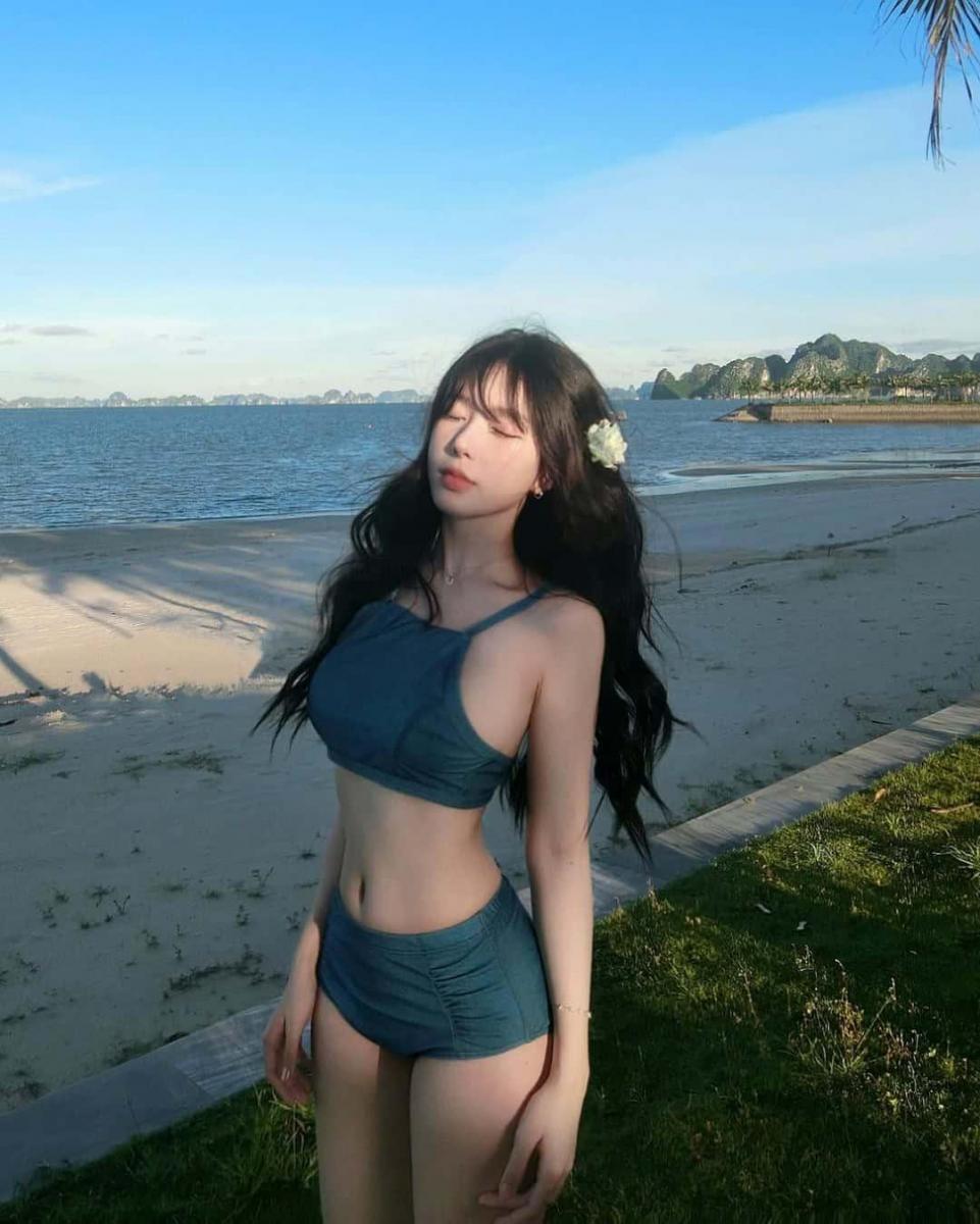 Ảnh gái xinh mặc quần lót lọt khe, sexy Hàn Quốc