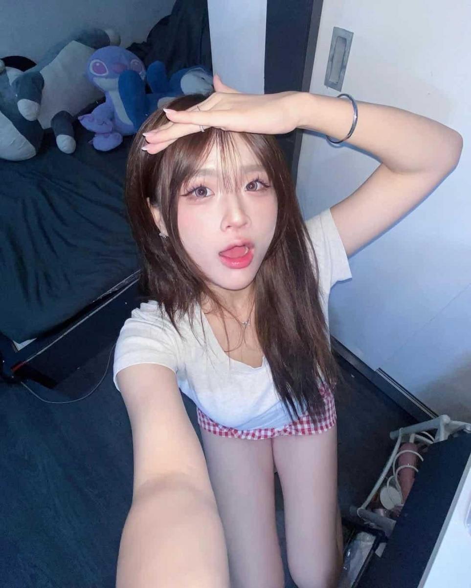 Ảnh gái xinh ngực to sắc đẹp duyên dáng