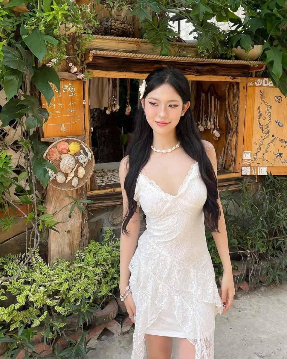 Ngắm gái xinh trong váy trắng đẹp tuyệt vời