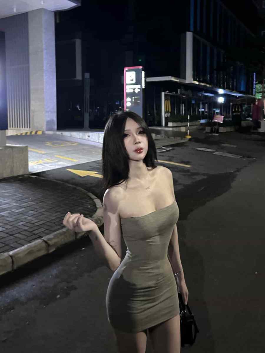 Ảnh gái xinh hot - Ngực to sắc đẹp thời trang đùi