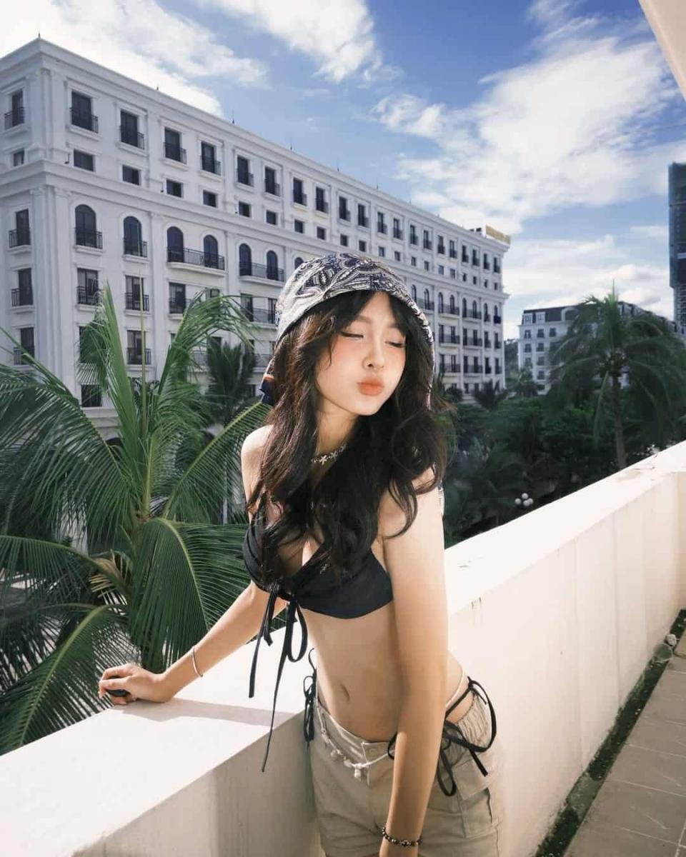 Gái xinh K12 và gái xinh 21 trong thời trang đẹp
