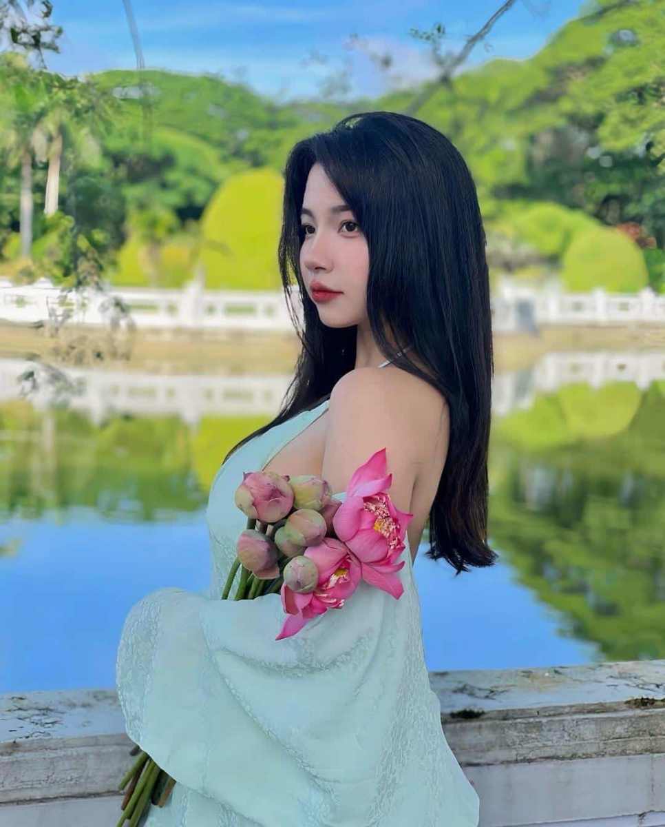 Gái Xinh Và Hình Vú Gái Xinh