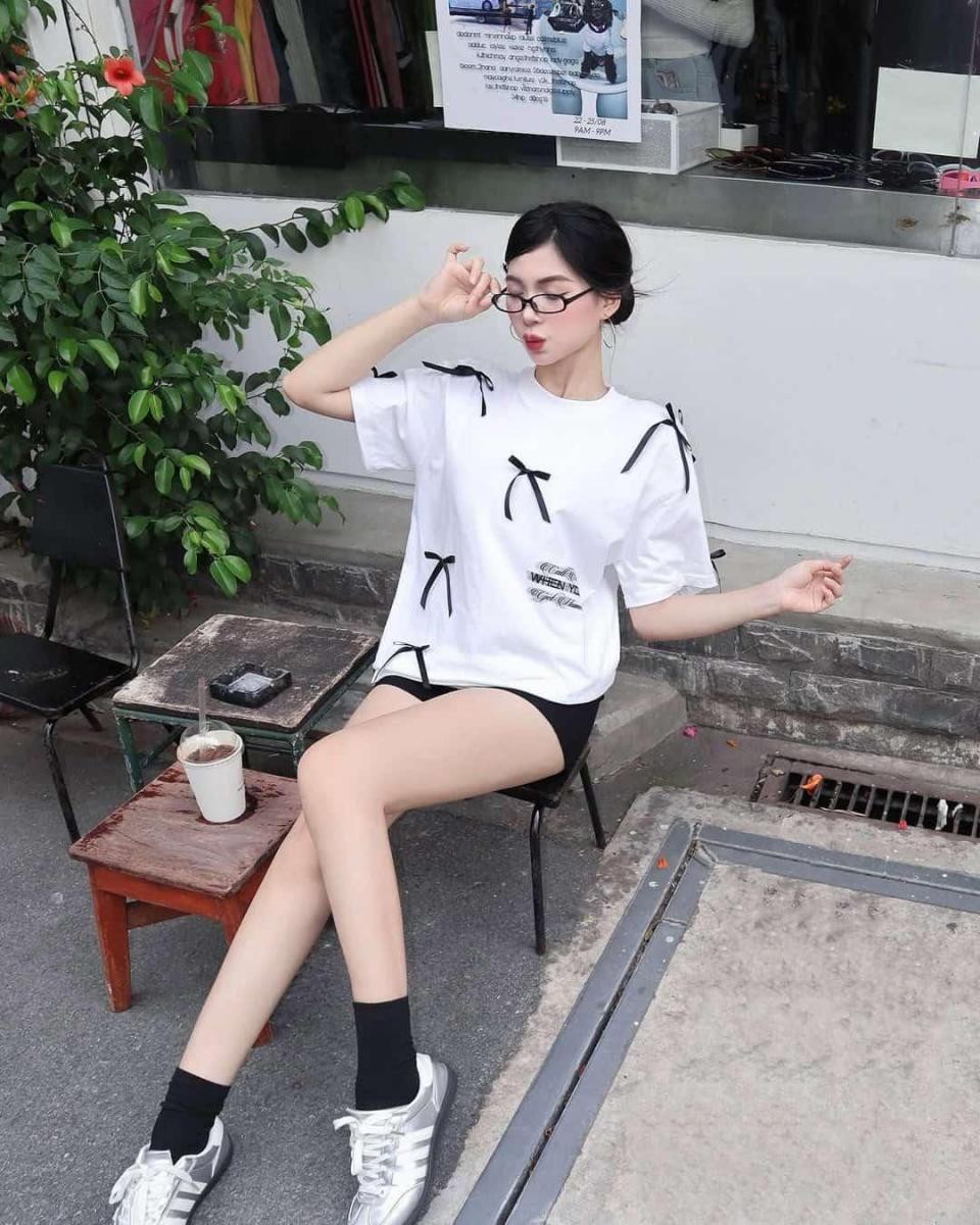Gái xinh áo dài trắng và váy trắng tại Việt Nam
