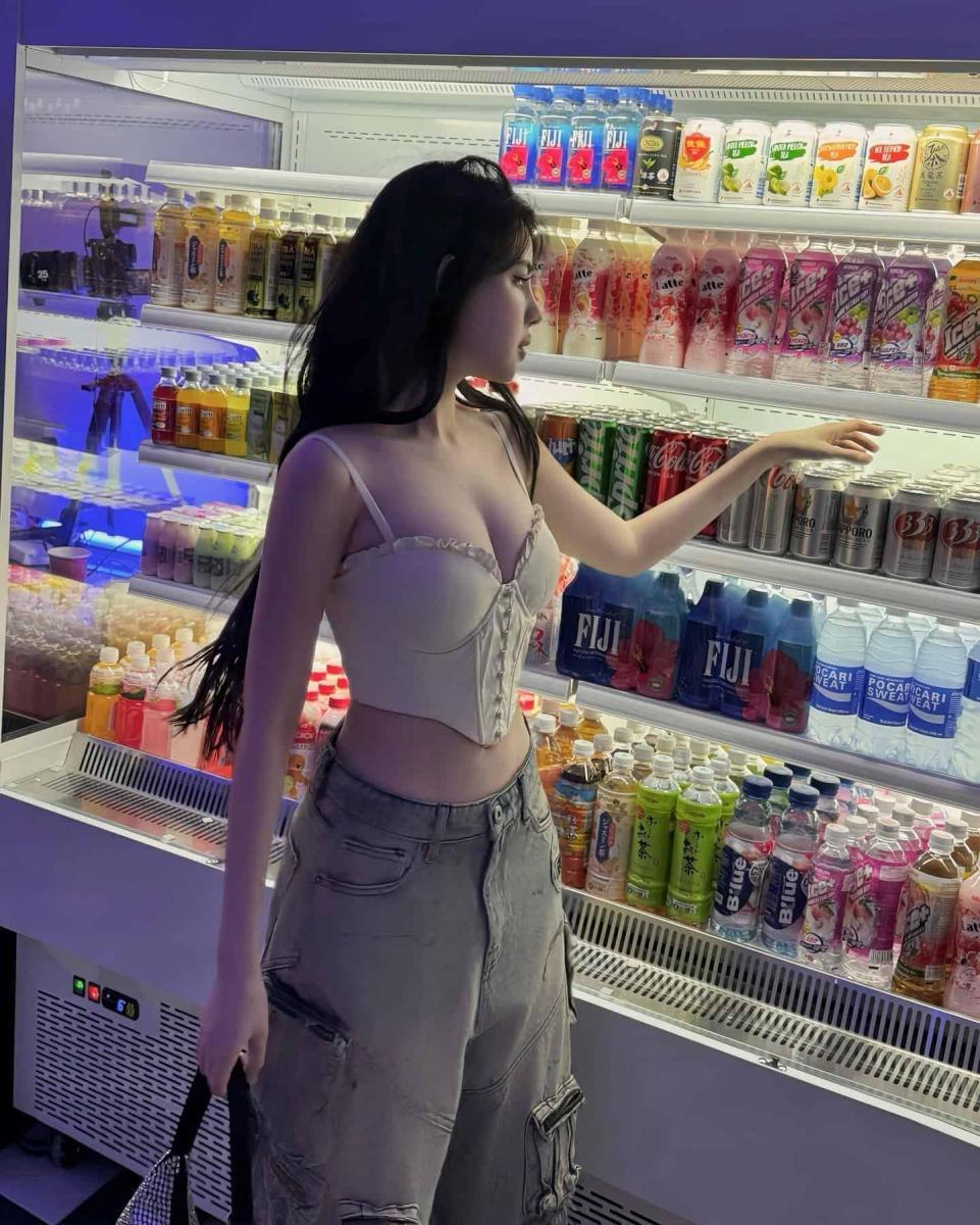 Gái Xinh Mặc Áo Croptop
