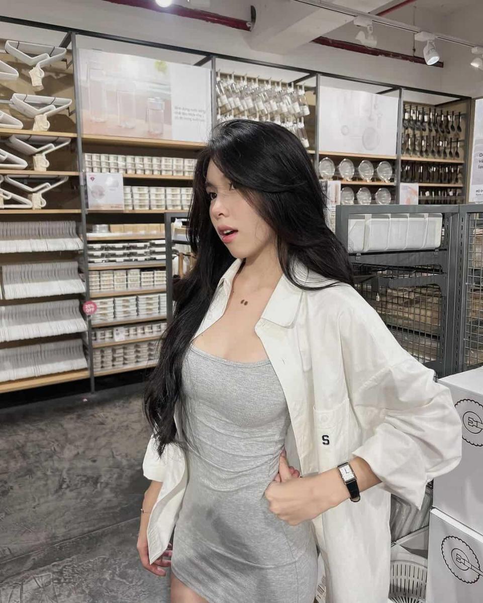 Gái Xinh Ngực To Thắt Lưng Bản Lề Người Mẫu Gái Xinh Việt Nam