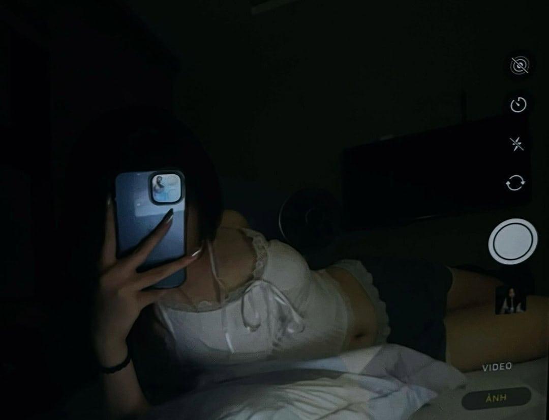 Gái xinh ảnh ngực to đẹp mê mẩn