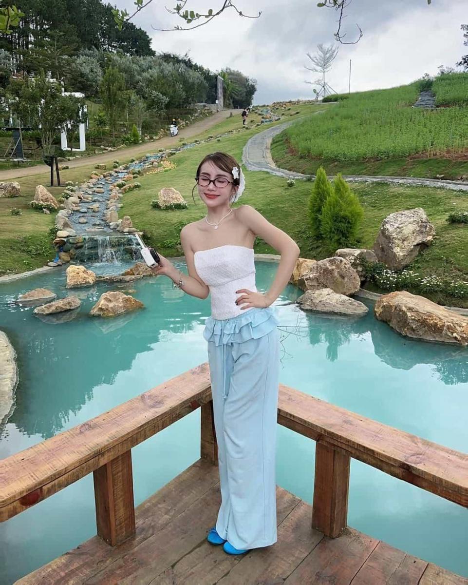 Ảnh vẽ gái xinh sexy thời gian rảnh rỗi