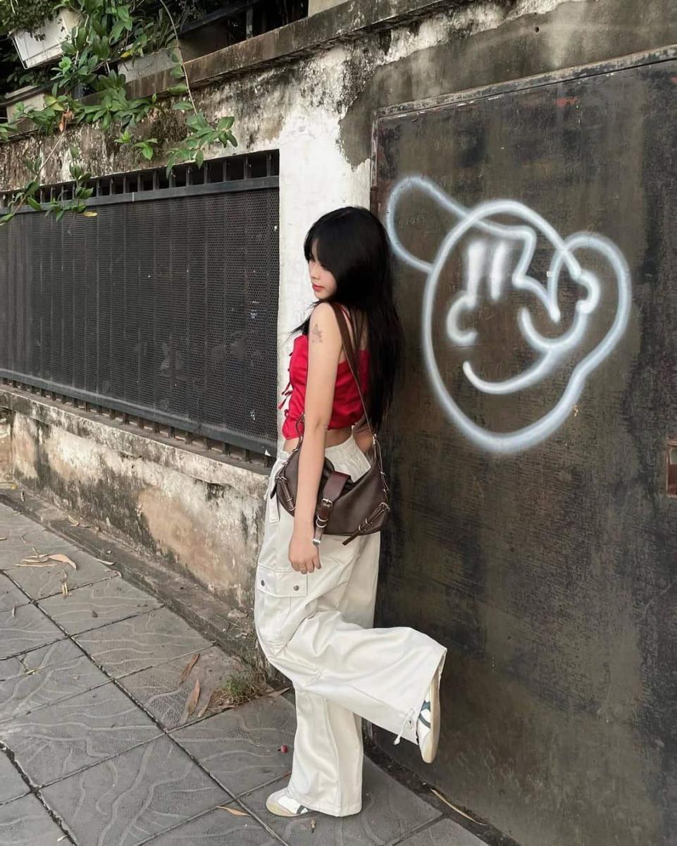 Gái Xinh Trắng Ngực Gái Xinh