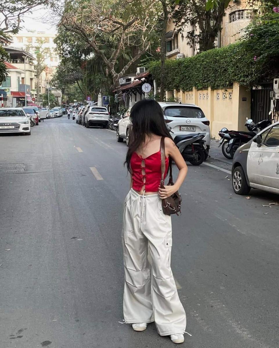 Gái xinh dáng đẹp trong thời trang cá tính