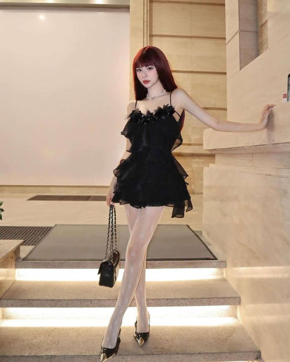 Hình gái xinh 2k9 trong trang phục đầm quyến rũ