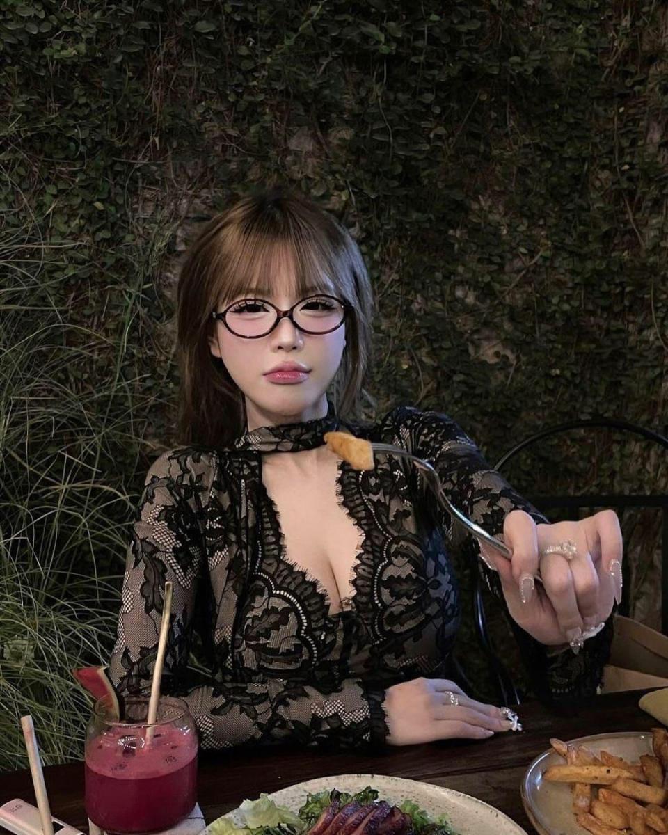 Gái Xinh Ngực To Thời Trang Sắc Đẹp Người Mẫu