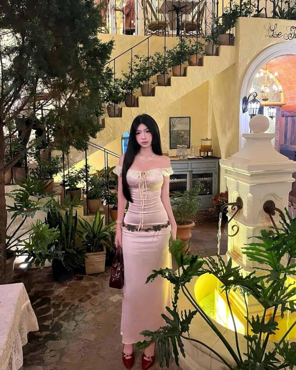 Gái Xinh Ko Mặc Quần Áo