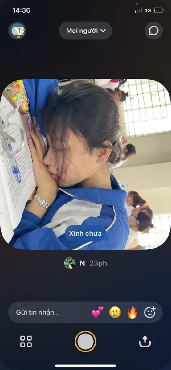 Gái Xinh Đi Tắm Và Đi Tiểu