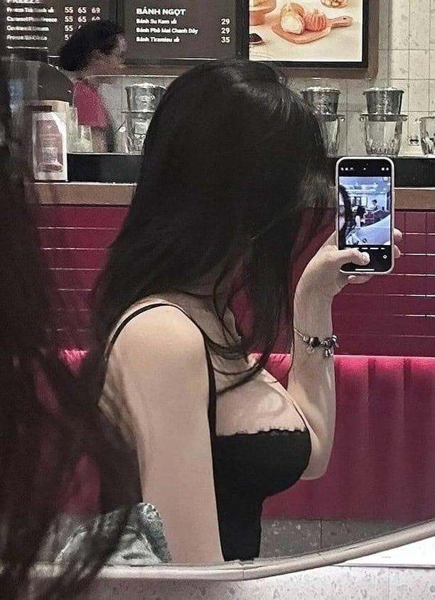 Hình cô gái xinh đẹp với tóc ngắn