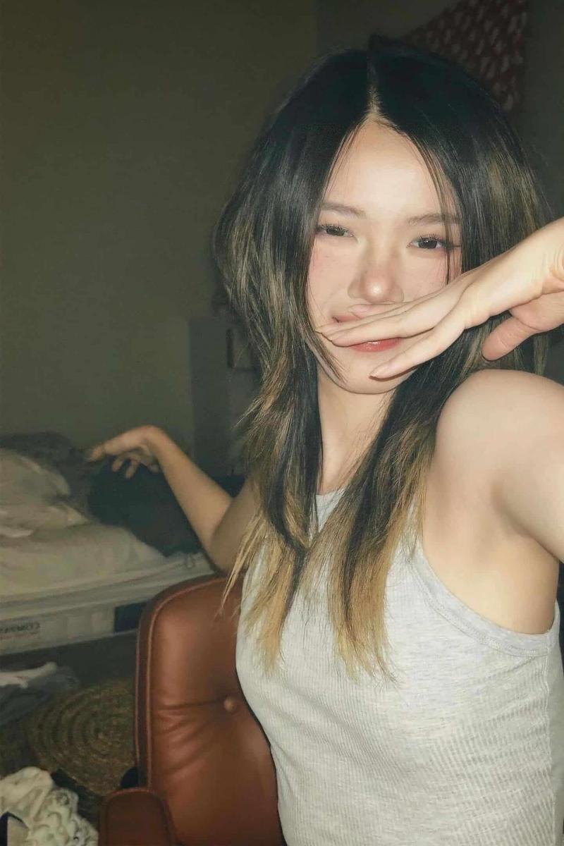 Gái Xinh Ngực To Tóc Mới