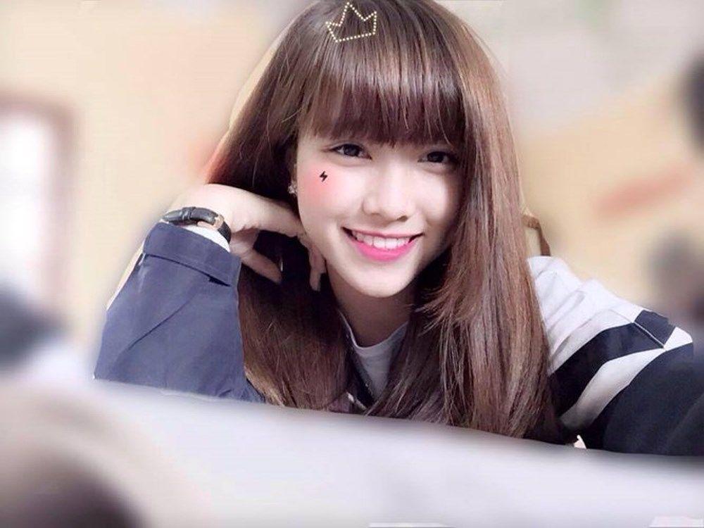 Ảnh bikini gái xinh với tóc ngắn dễ thương