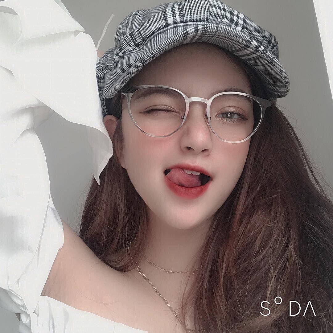 Ảnh gái xinh chất trong kính mắt thời trang