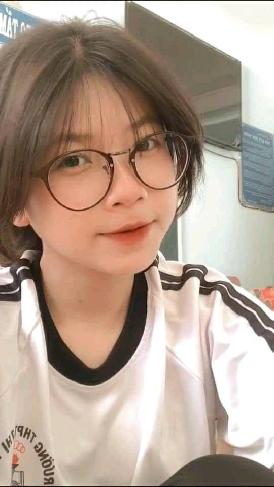 Ảnh nhiều gái xinh đeo kính đẹp