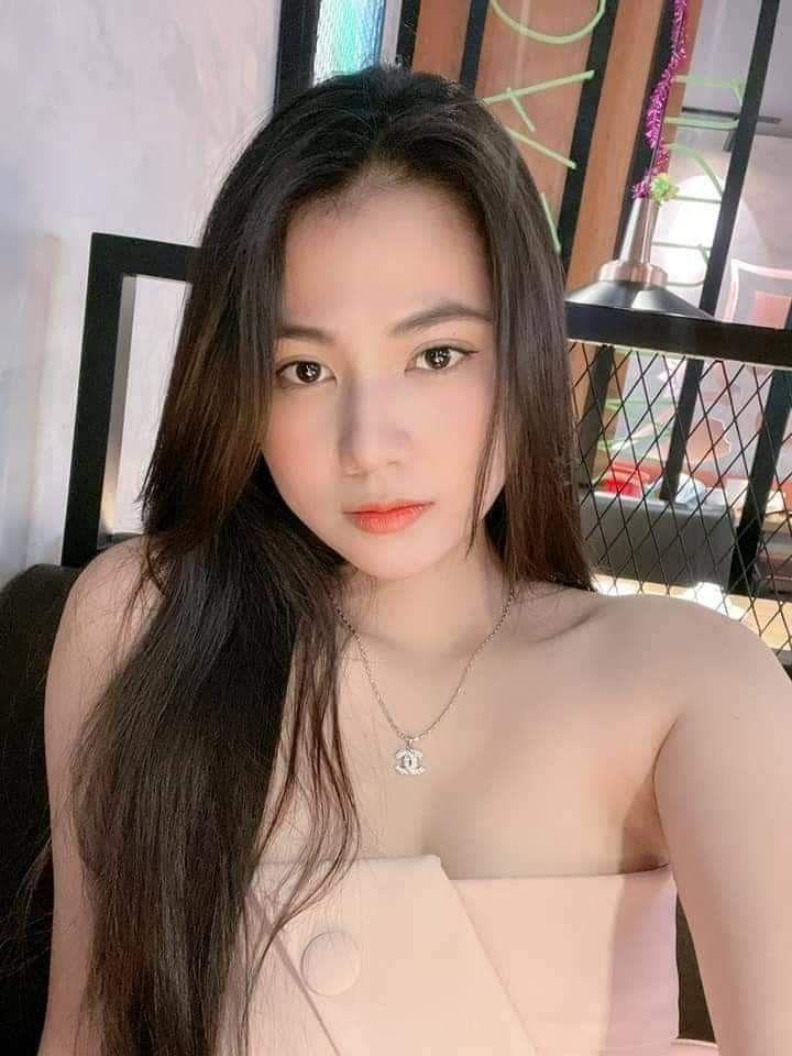 Ảnh gái xinh đi chơi, mong to và đẹp