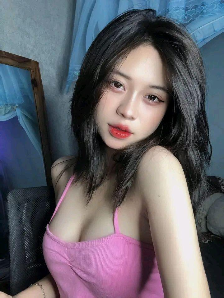 Gái Sexy Đeo Kính Mới Kiểu Tóc Sắc