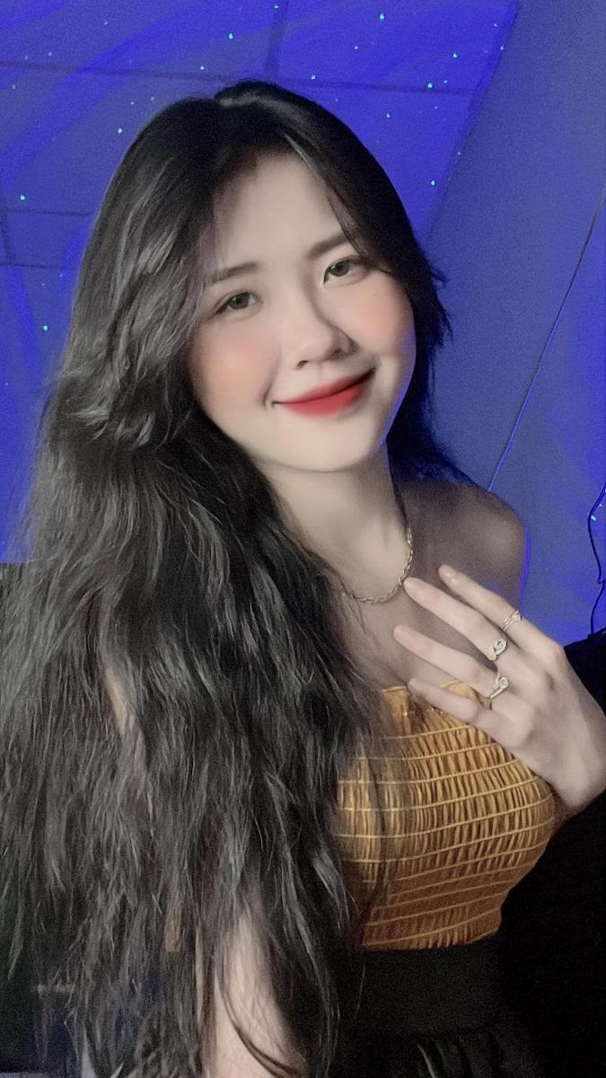 Ảnh nữ xinh cute với nụ cười hạnh phúc