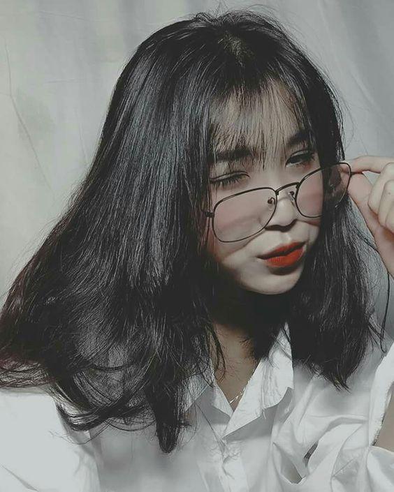 Ảnh xinh gái đẹp đeo kính mới tóc đen