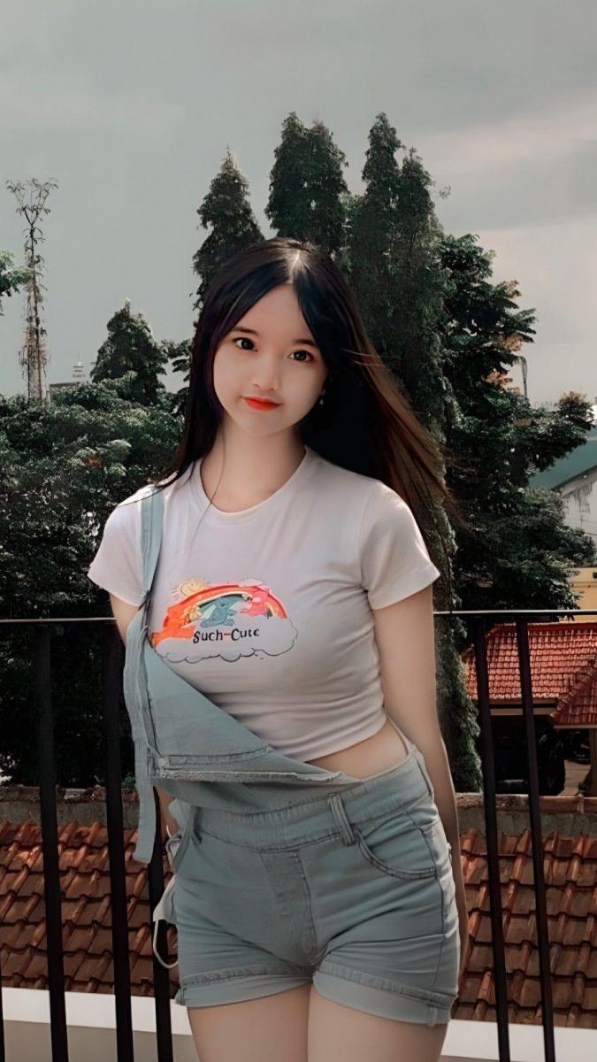 Ảnh gái xinh mặc quần bò sắt đẹp thời trang