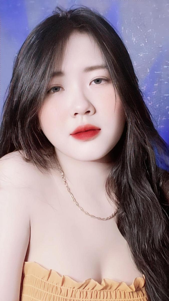 Ảnh gái xinh đeo kính tóc ngắn đẹp