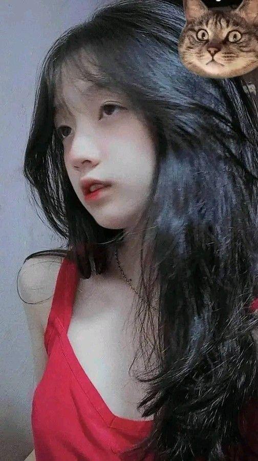 Ảnh buồn gái xinh đeo kính tóc mới kiểu tóc