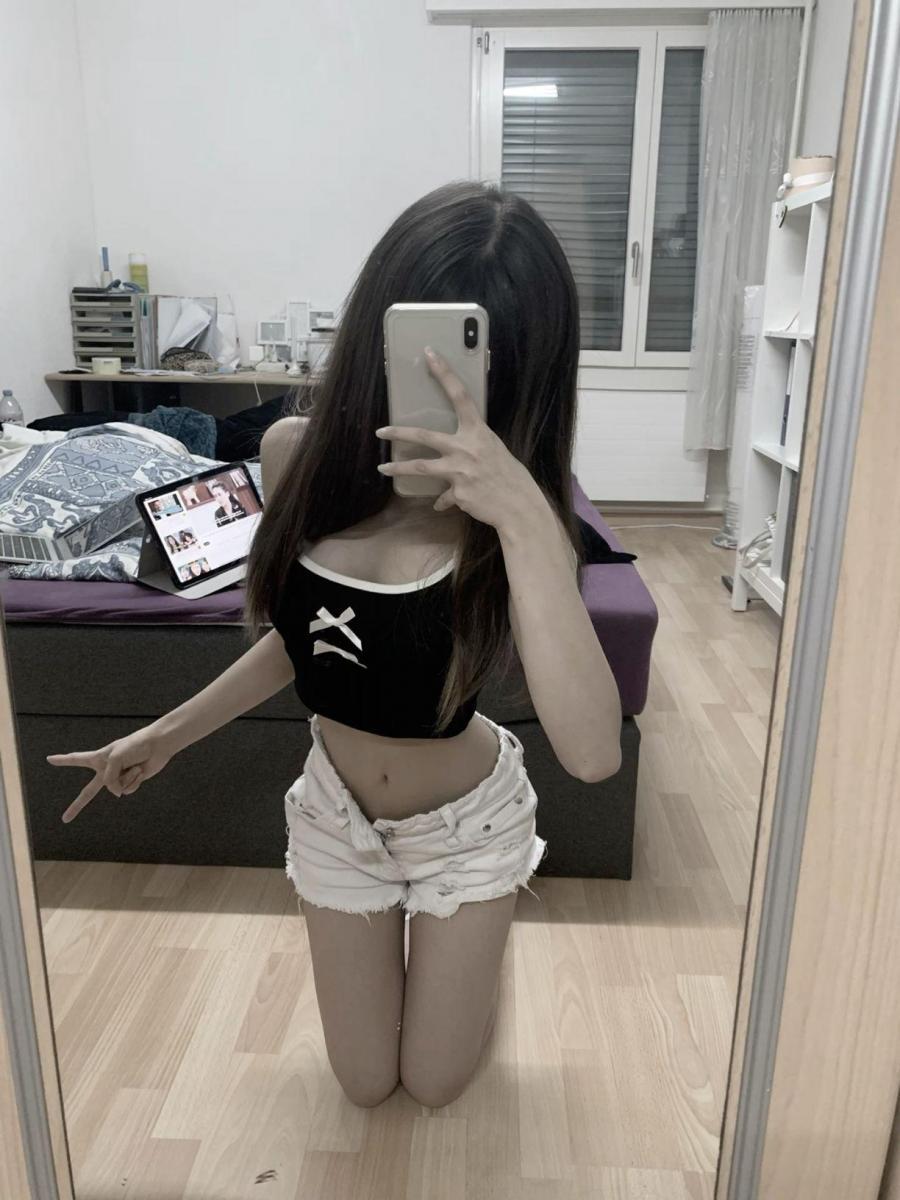 Ảnh gái xinh lung linh với tóc ngắn
