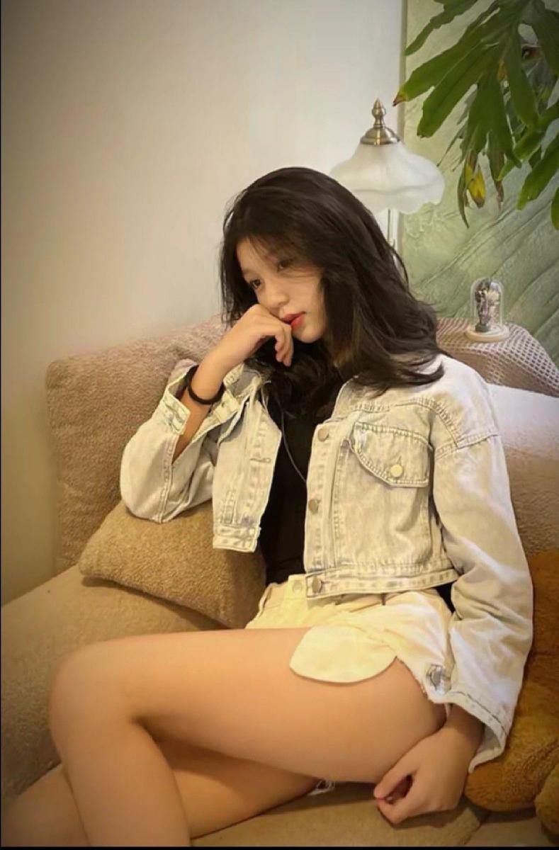 Bộ ảnh gái xinh mặc quần bò sắc đẹp thời trang