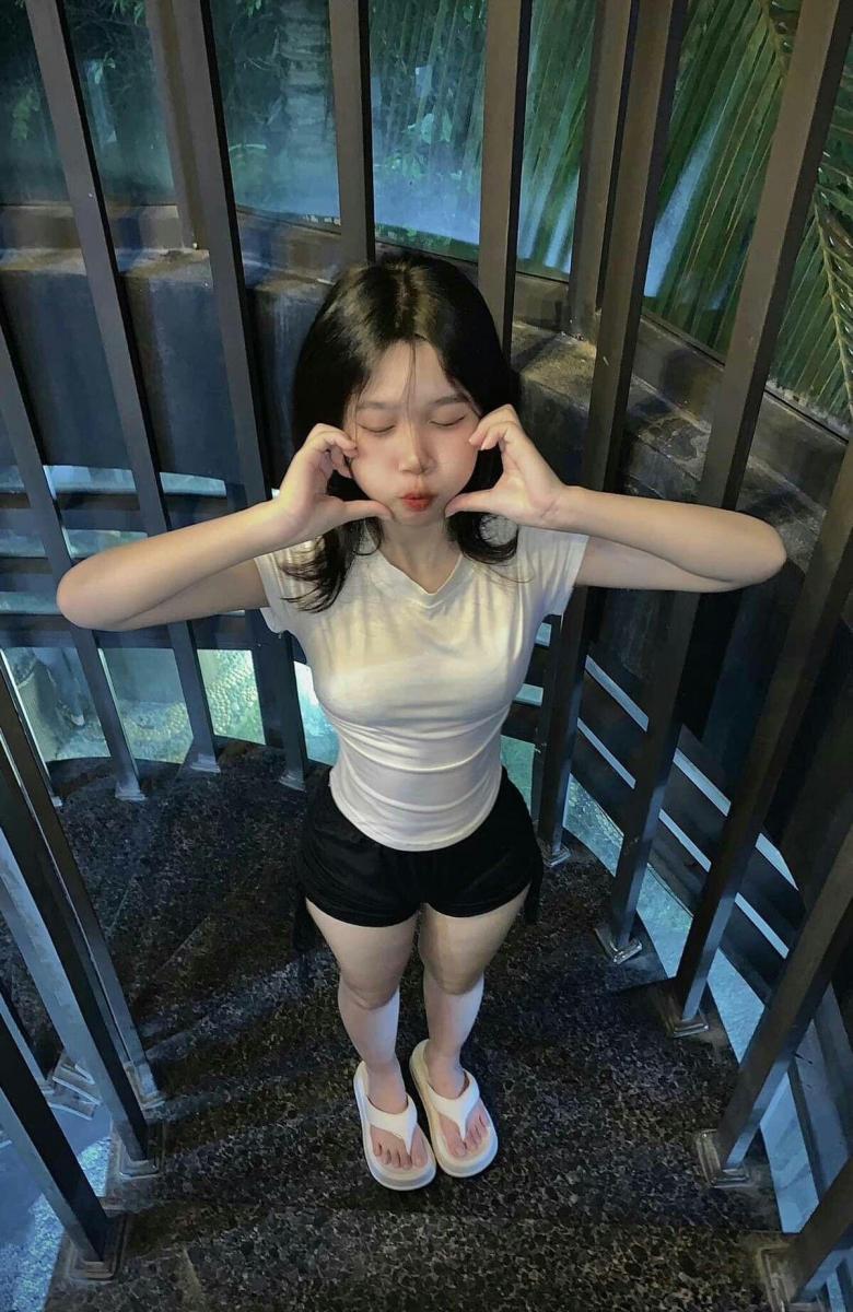 Gái Xinh Mặc Thời Trang Đẹp Trong Ảnh Gái
