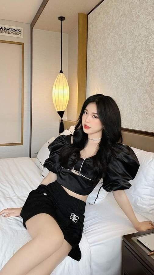 Ảnh gái xinh da trắng trong váy trắng