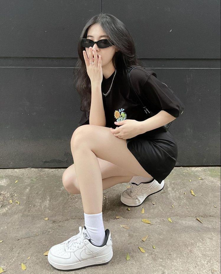 Ảnh gái xinh 18 trong bộ sưu tập thời trang giày đùi