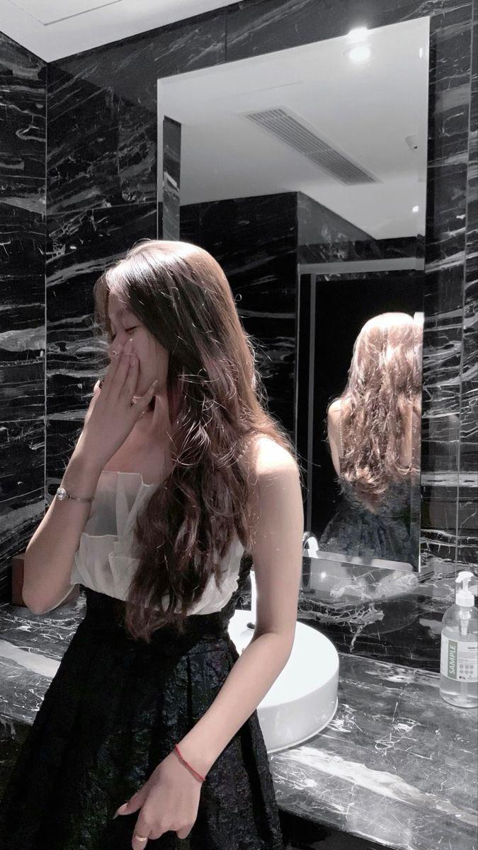 Ảnh gái xinh tóc dài đẹp trong thiết kế thời trang
