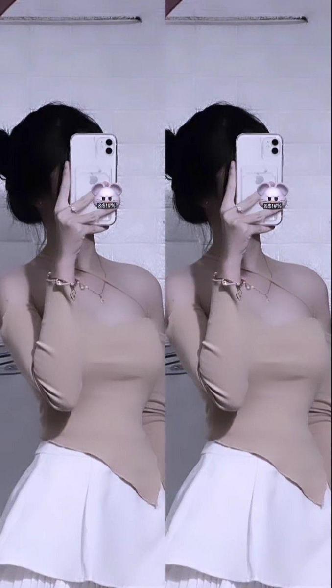 Ảnh gái xinh khoe thân trong áo sơ mi không tay