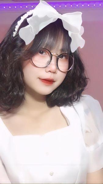 Gái Xinh Ngực To Biểu Cảm Mặt Gái